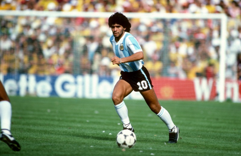 日本人もいる！地球レベルを超えて「宇宙人」扱いされた超人スター7人｜写真4