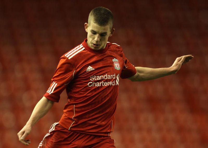 リヴァプールの「最年少プレミアデビュー」TOP10の選手｜写真3