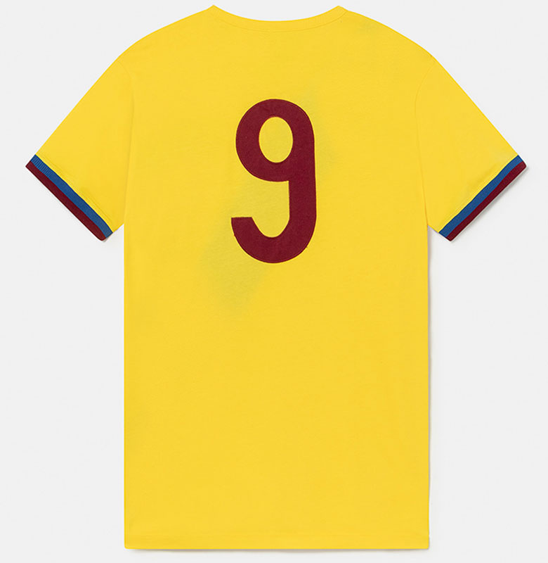 バルセロナ、クラブ公式の新作レトロジャージが登場！「鉄板ウェア」もご紹介｜写真6