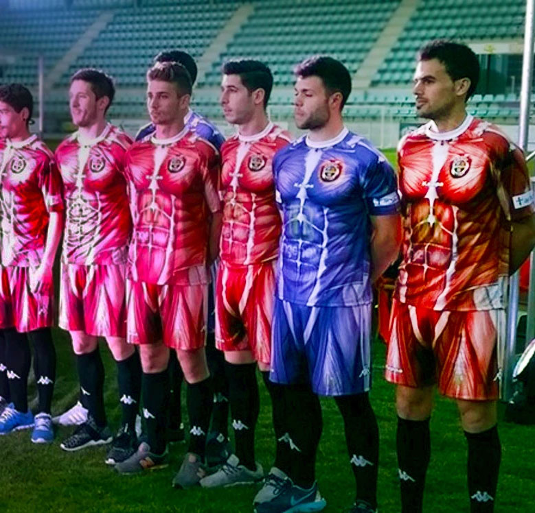 ハロウィンの夜に！悪霊も逃げる「ヤバいユニフォーム」7選｜写真6