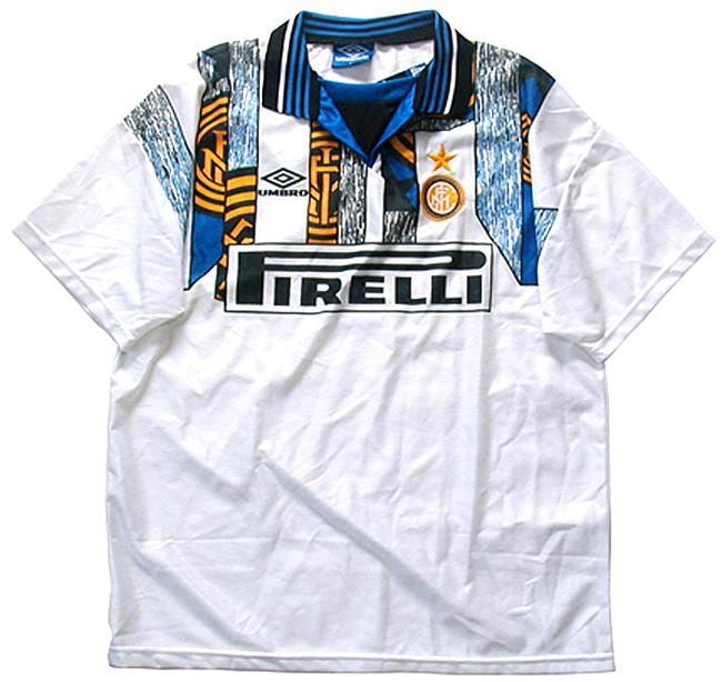 ミランvsインテル！“最先端”ミラノの両雄「最高のおしゃれユニフォーム」6着はこれ｜写真7