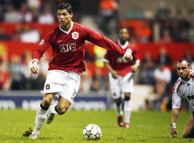 リヴァプールvsユナイテッド！最強かっこいい“赤”ユニフォーム10選｜写真18