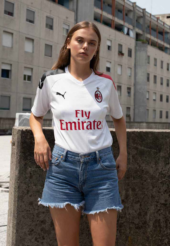 ミラン、2019-20アウェイユニフォームを発表！「頑なに伝統を踏襲」｜写真6