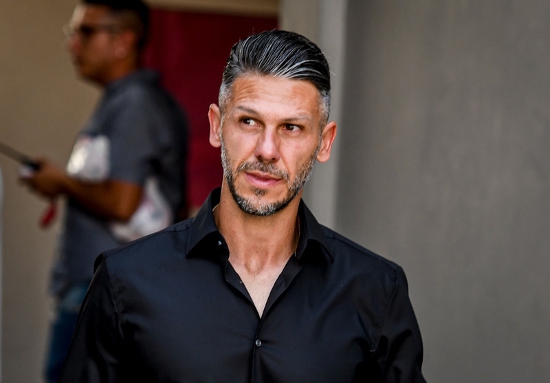 首位リーベル・プレートを率いるデミチェリス監督、やっぱり「最強のイケおじ」になっていた！｜写真7