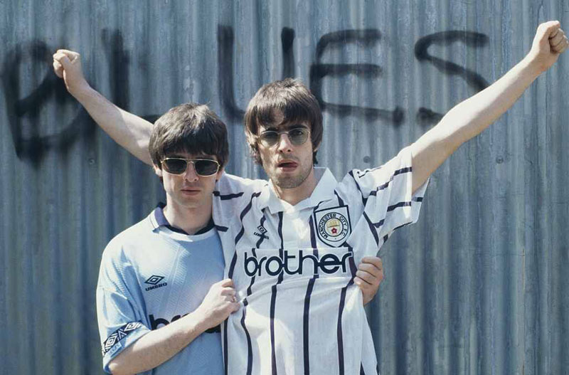 サッカーと音楽のコラボ！これが「世界的ミュージシャン」のユニフォーム姿｜写真8