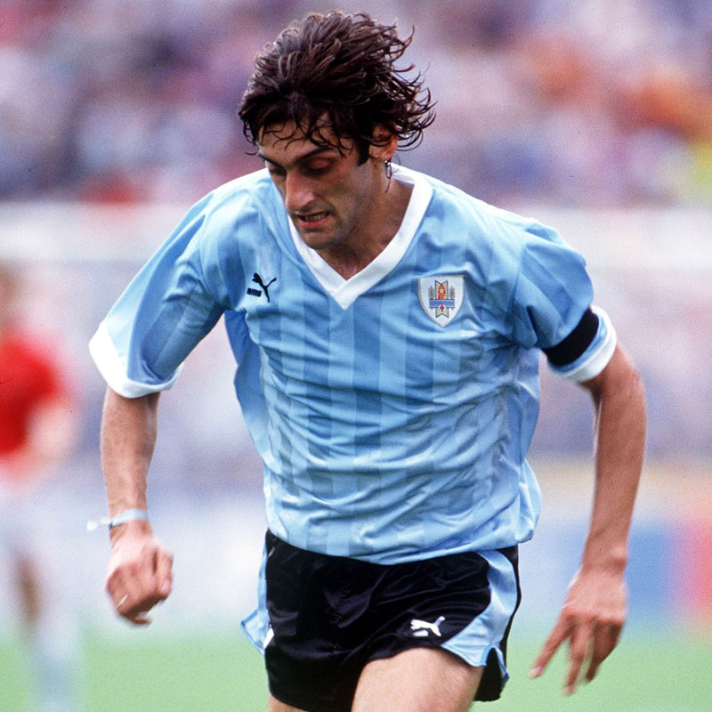 超厳選！ウルグアイ代表「歴代最高のユニフォーム」5着を選んでみた｜写真4