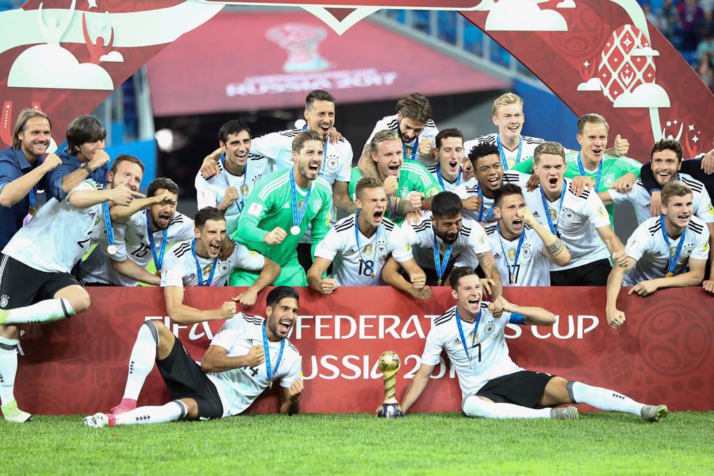 NIKEと衝撃契約のドイツ代表、「adidasと歴史を作った」5つのユニフォーム｜写真7