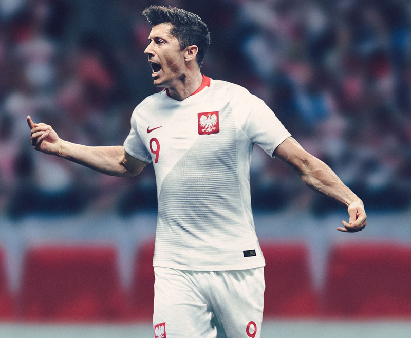 ポーランド代表、ロシアW杯ユニフォームは「イーグルの残像」を表現！｜写真9