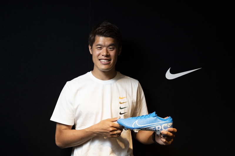 酒井宏樹、ナイキのマーキュリアルは「デザイン」が好き？スパイクトークが面白いぞ｜写真8