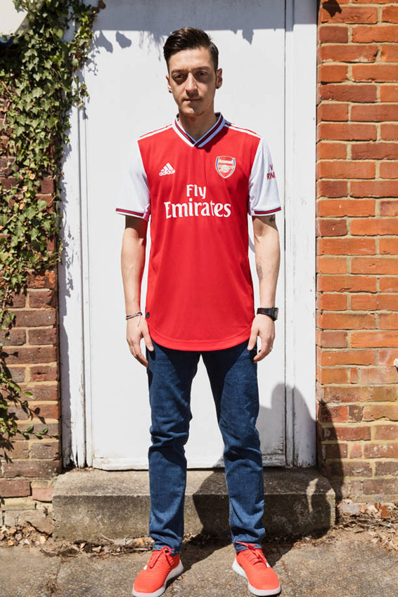 アーセナル、「25年ぶりにadidas復活」の2019-20新ユニフォームを発表！｜写真7