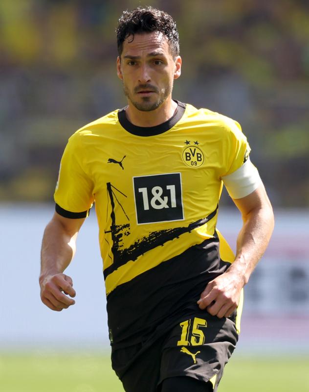 ピッチ上だと印象違うかも？　“実戦デビュー”した欧州サッカー「2023-24新ユニフォーム」10着｜写真9