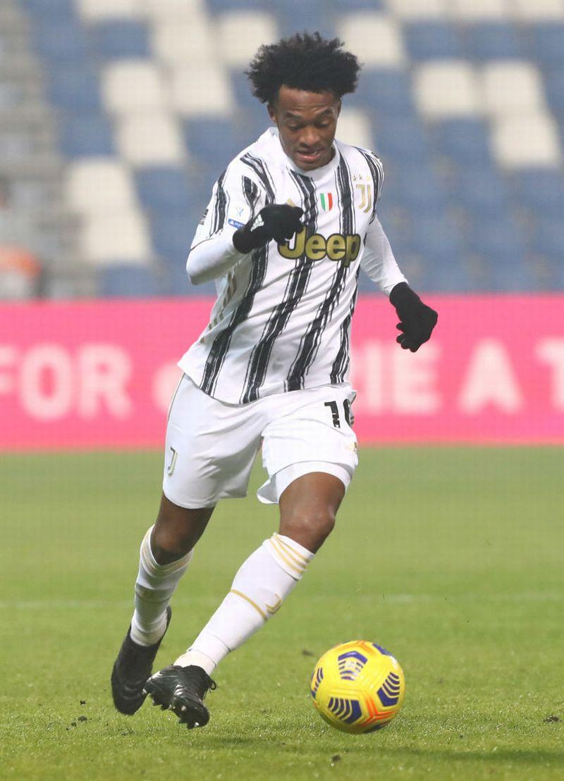 突き進め！ウイイレ2021「ドリブル最強の右サイドバック」TOP10｜写真12