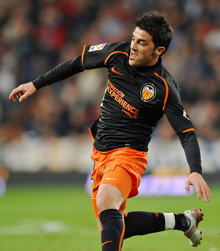 神戸移籍のダビド・ビジャ、「177ゴールを決めた名門時代」のユニフォーム｜写真6