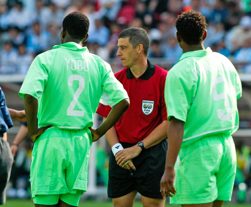ナイジェリア代表、日韓W杯“驚異”の白ナンバー！今こそ推したい「懐かしユニフォーム」｜写真4