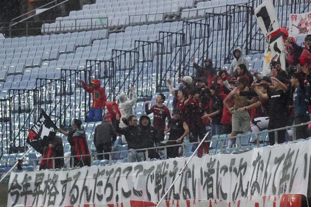 アクシデントもJ2北海道コンサドーレ札幌DF大﨑玲央がチームをけん引！「みんなが同じような絵を描けるように」と守備を統率｜写真5