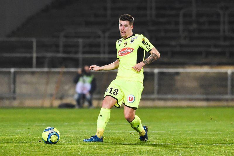 今季「過小評価されている」5名の新鋭ボランチ｜写真10