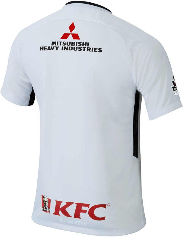 浦和レッズ、2018新ユニフォームを発表！今年は肩に「ダイヤモンド」｜写真10