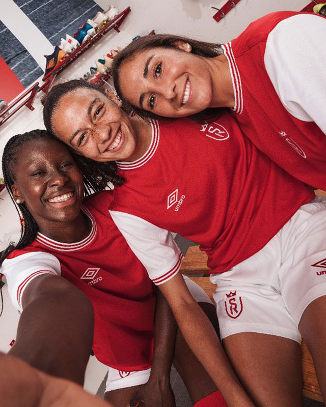 伊東純也の新チーム！スタッド・ランス、「ちょっとレトロな」2022-23新ユニフォームを発表｜写真8