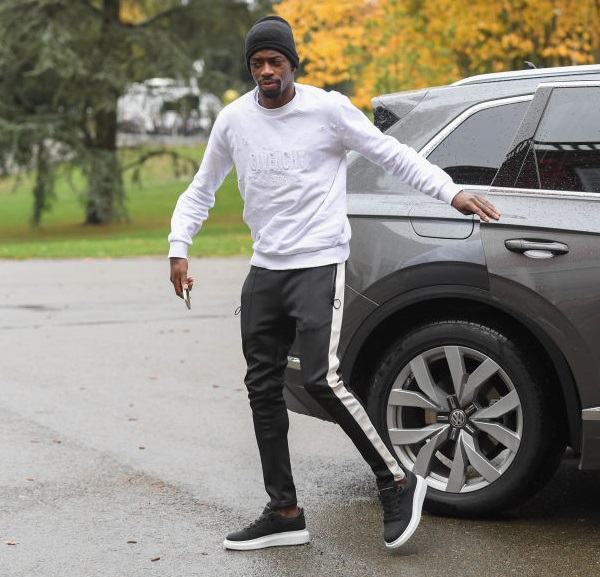 エムバペは赤！フランス代表、「冬の私服ファッション」はこんな感じ｜写真17