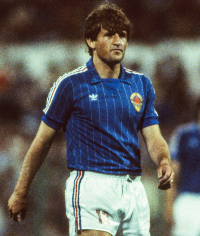 街着に使えそう！1982年W杯の「シンプルな代表ユニフォーム」8選｜写真3