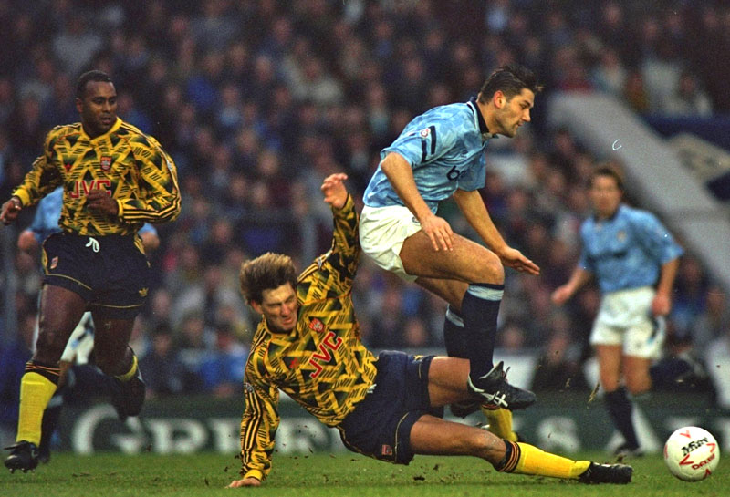 アーセナルとadidas、伝説の「腐ったバナナユニフォーム」の復刻版を発表！｜写真4