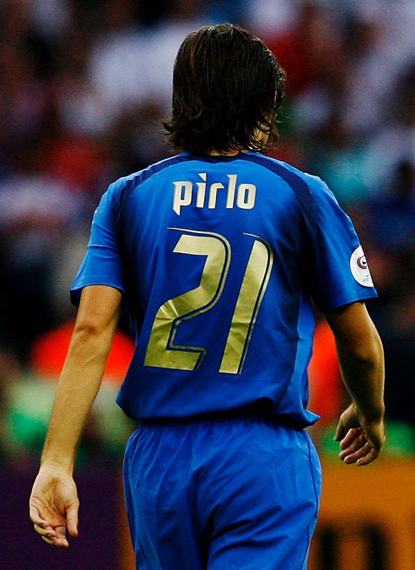 美デザインも！PUMAの代表ユニフォーム、名作「背番号フォント」7選｜写真4