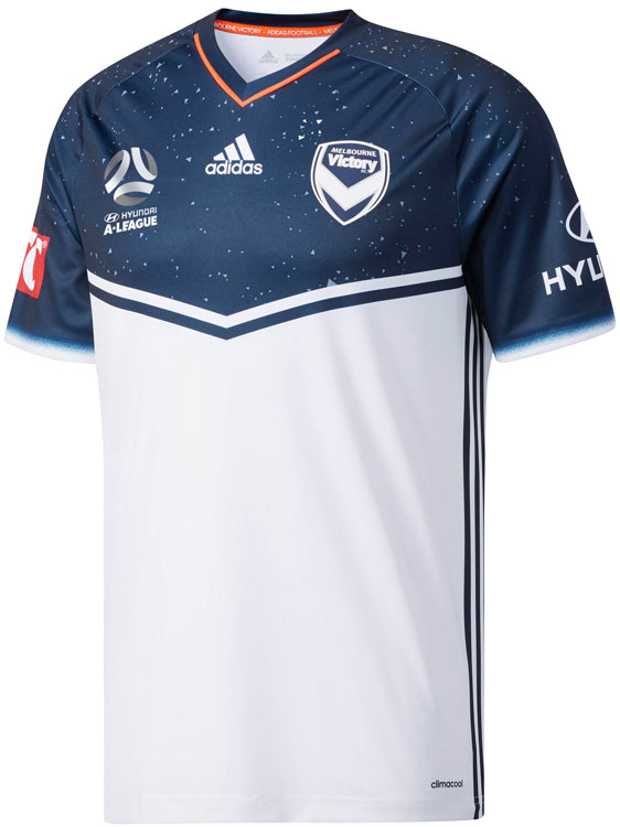 本田のメルボルン・V、今も使用中の2017-18ユニフォーム！あのポロシャツも掲載｜写真4