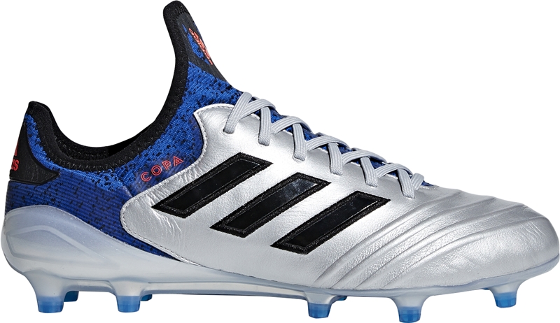 adidasが新作スパイク「チームモードパック」を発表！プレデターは黒×白×赤に｜写真6