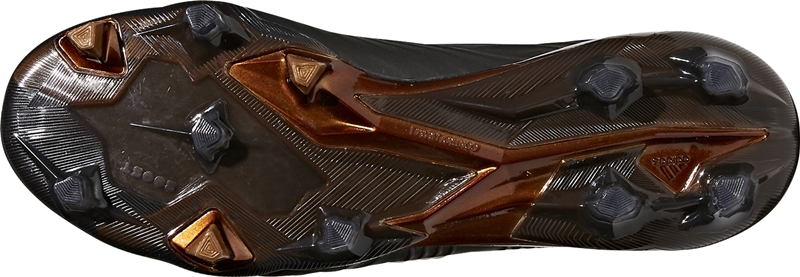 「プレデター」復活！adidasから新スパイク『プレデター 18』が登場｜写真9