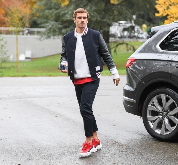 エムバペは赤！フランス代表、「冬の私服ファッション」はこんな感じ｜写真22
