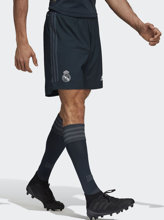 レアル・マドリー、2018-19新ユニフォームを発表！新しい背番号も掲載｜写真8