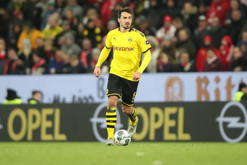 ウイイレ2020「ボールコントロール最強のCB」TOP10｜写真8