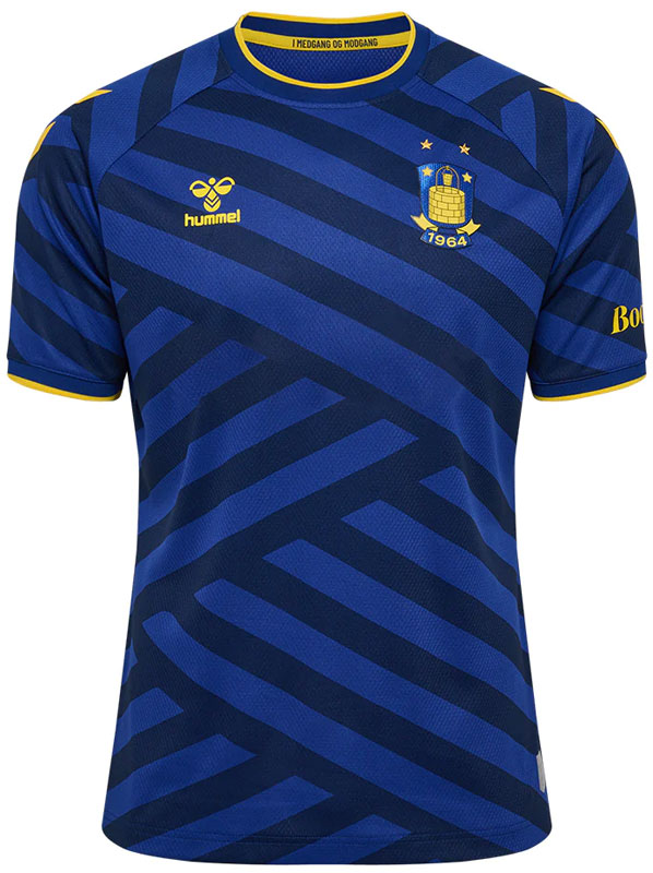 鈴木唯人が絶好調！ブレンビー、今季ユニは「hummelの名作」を使用　“井戸”を描くエンブレムのルーツとは｜写真5