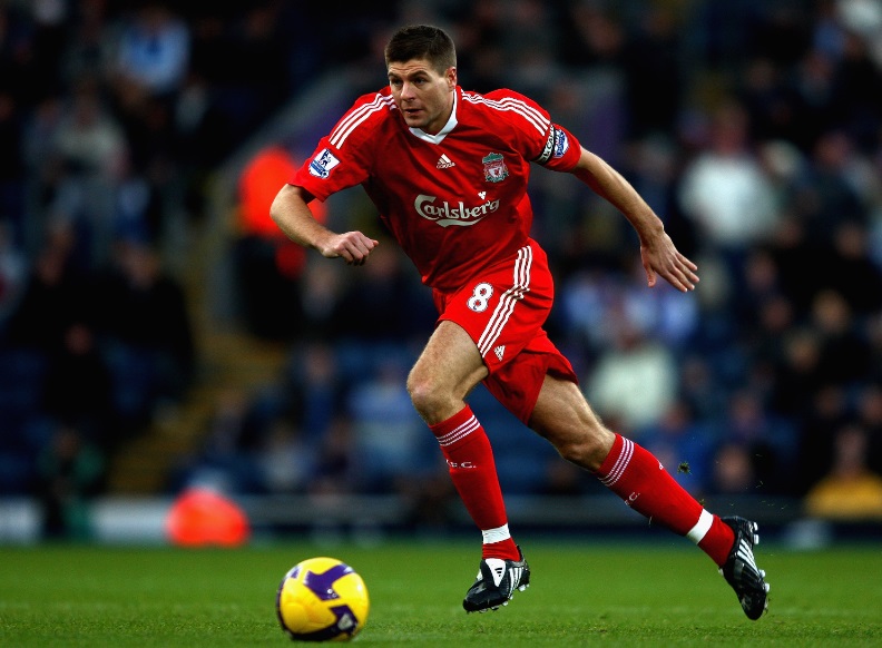 リヴァプールvsユナイテッド！最強かっこいい“赤”ユニフォーム10選｜写真17