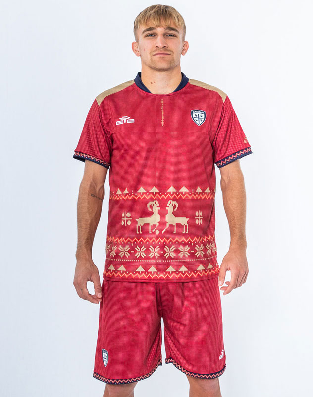 おとな可愛い！カリアリに織物風「クリスマス限定ジャージ」が登場｜写真3