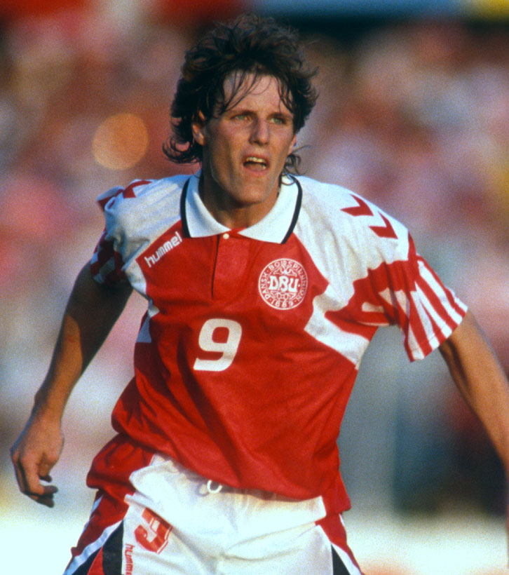 過去8大会のEURO「決勝戦ユニフォーム」、色はこんな感じだった｜写真5