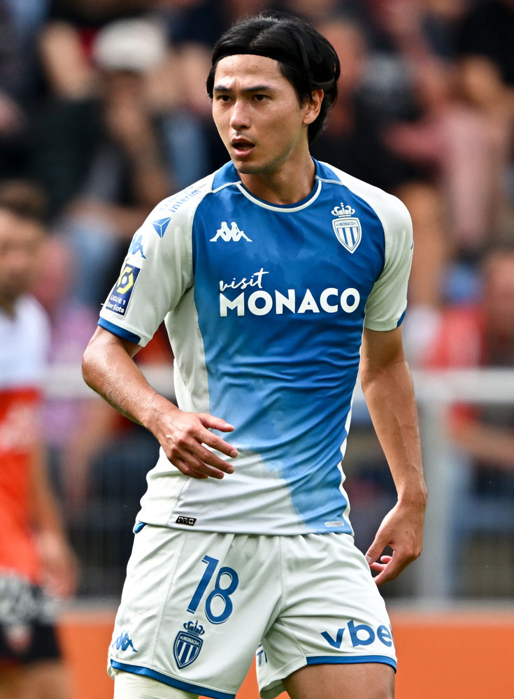 モナコにジュエリーブランドの「NEW胸ロゴ」が登場！南野拓実が付けた“ネックレス”はこれだった｜写真8