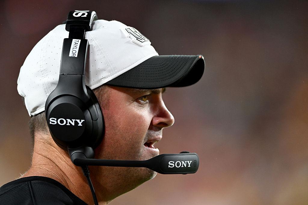 サッカー日本代表が遠征中のアメリカでNFL開幕！日本の『SONY製』ヘッドセットが目立ちまくる｜写真2