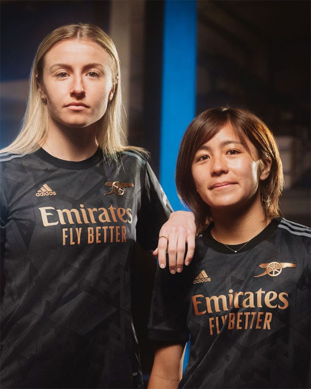 アーセナル、22-23新アウェイユニフォームを発表！“AFC”散りばめデザイン｜写真5