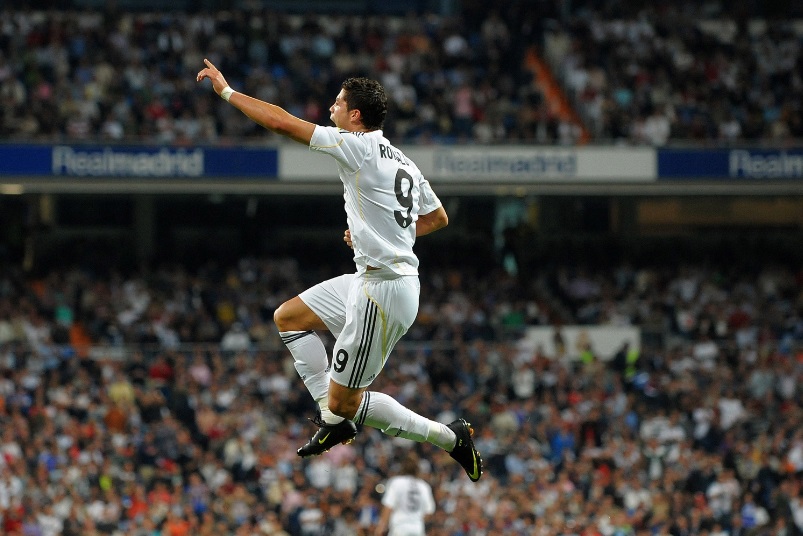 三笘薫だけじゃない！「奇妙な背番号9」を背負った9人の選手｜写真10