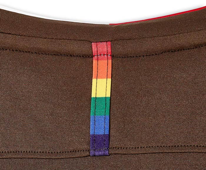 宮市のザンクト・パウリ、2018-19新ユニフォームを発表！今度は「ひび割れ」だ｜写真5