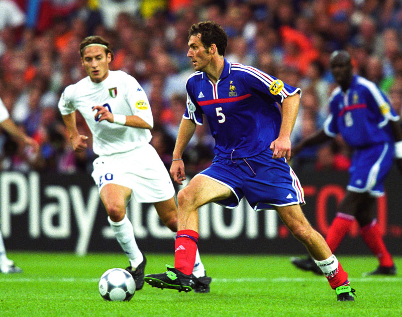 EUROのユニを振り返る！「2000年フランス代表」黄金時代のユニフォーム｜写真4