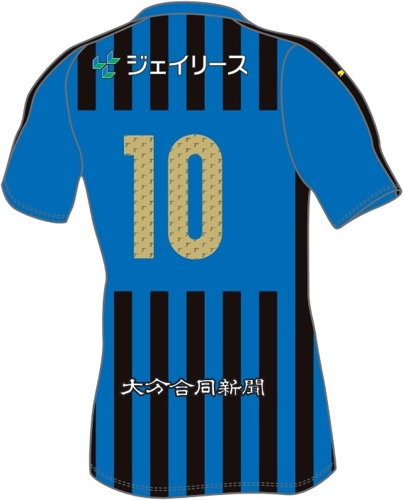 大分トリニータ、2018新ユニフォームを発表！驚きのストライプ柄｜写真2