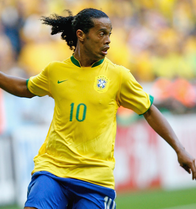 カタールW杯を前に見る！2006年ドイツ大会「最高にかっこいいユニフォーム」10選｜写真4