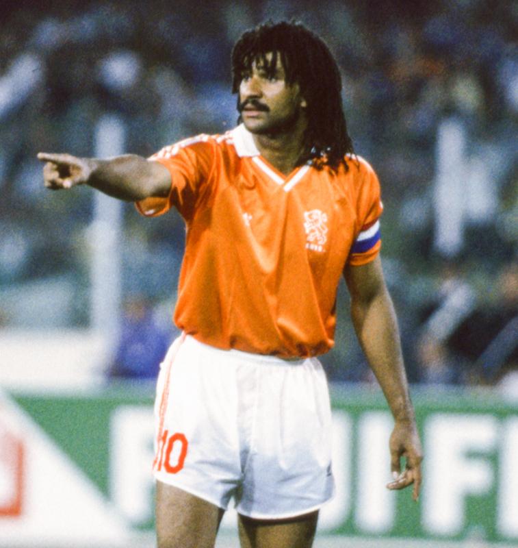 獅子の咆哮！オランダ代表、ワールドカップで「強者」だったユニフォーム7選｜写真2