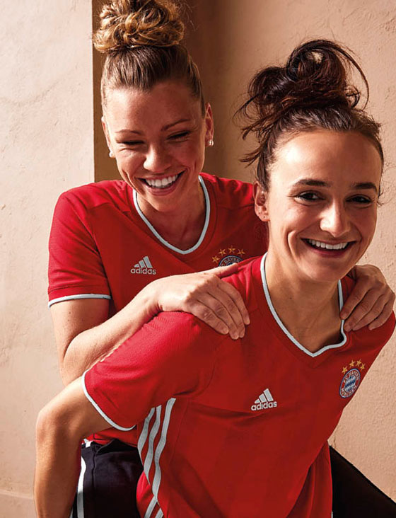 バイエルン、2020-21新ユニフォームを発表！チームウェアも掲載｜写真8