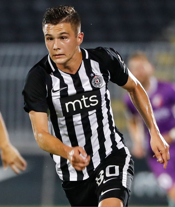 干支がウシなので！最高にかっこいい「白黒ユニフォーム」10選｜写真5