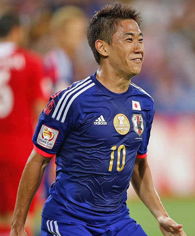 日本代表の歴代ユニフォームを見る！2014年「円陣モデル」｜写真5