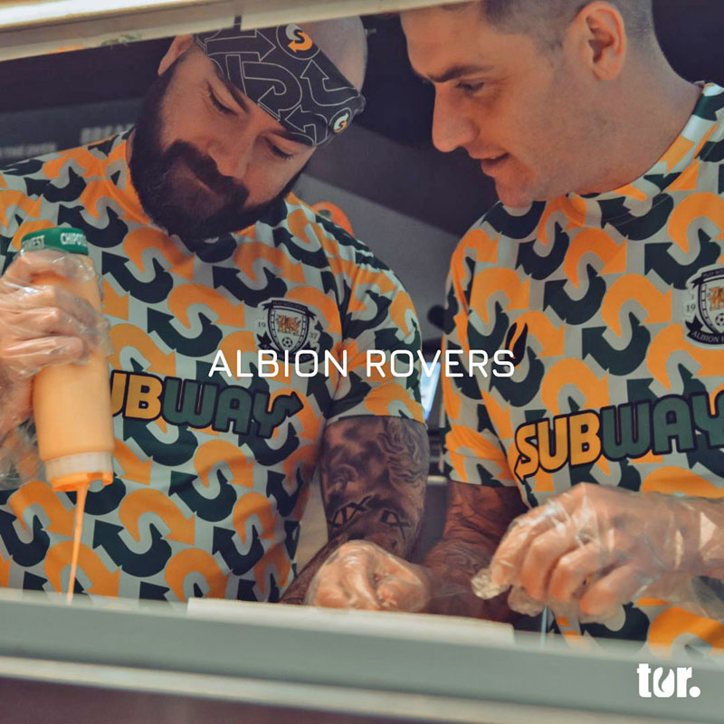 店の制服か！ウェールズ5部に超完璧な『SUBWAY』ユニフォームが現れる｜写真6