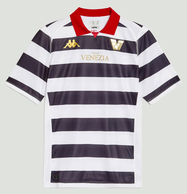 ヴェネツィア、待望の新ユニフォームが登場 「水の都の案内人」を讃える“おしゃれマリンボーダー”｜写真1